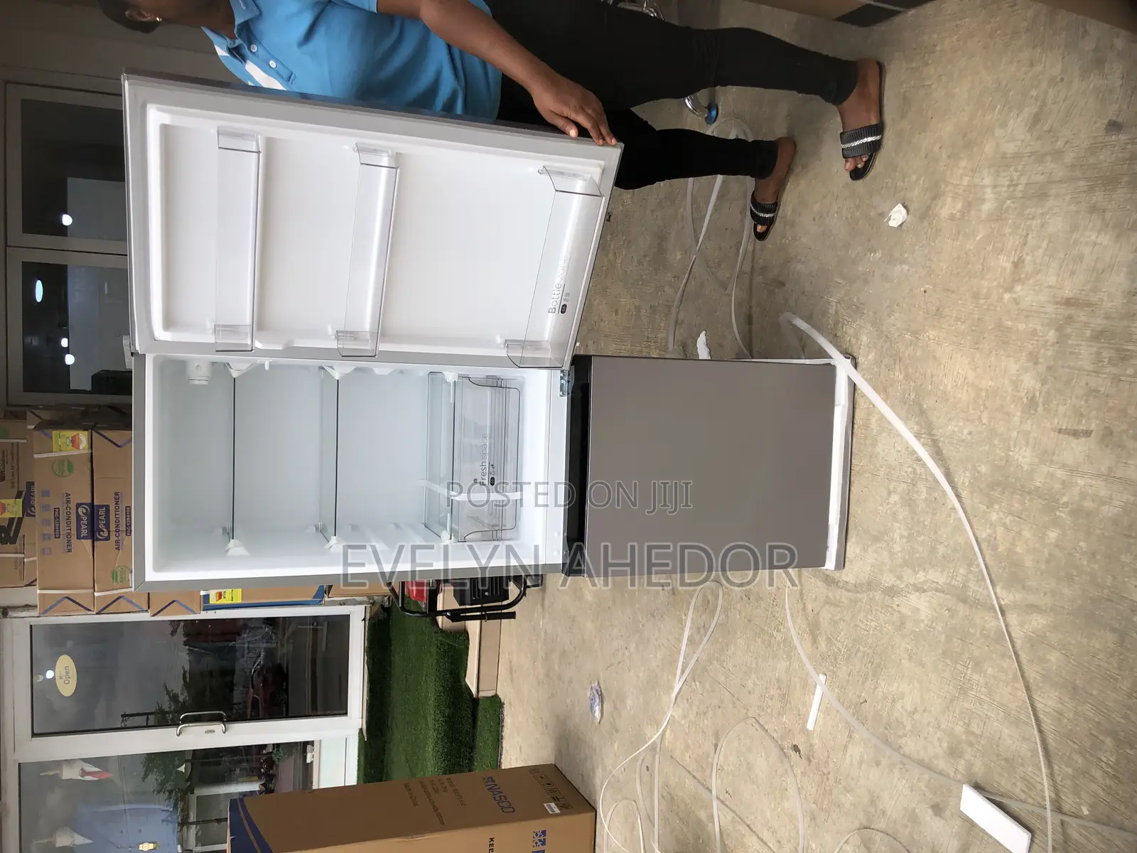 Midea Bottom Freezer 174 Liters Available With Two Doors