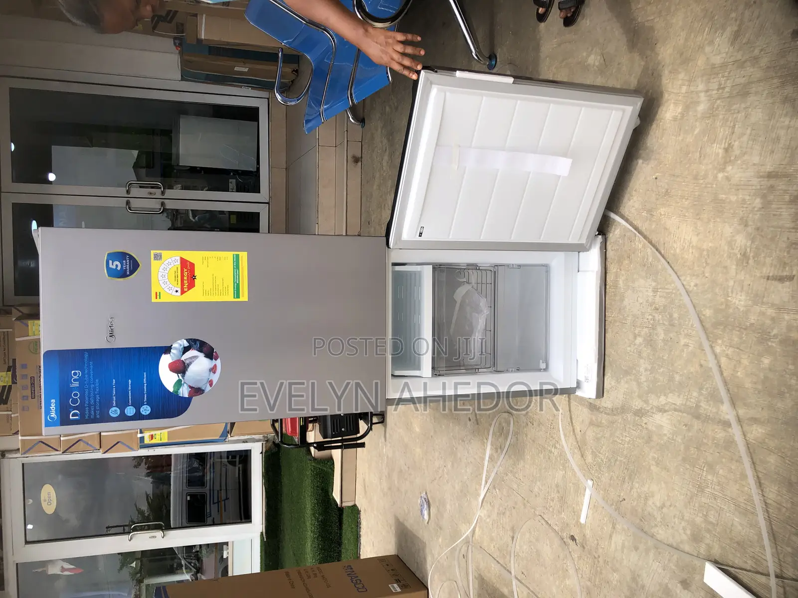 Midea Bottom Freezer 174 Liters Available With Two Doors