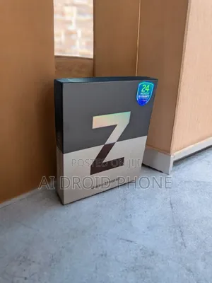 New Samsung Galaxy Z Fold3 5G 256 GB Gold