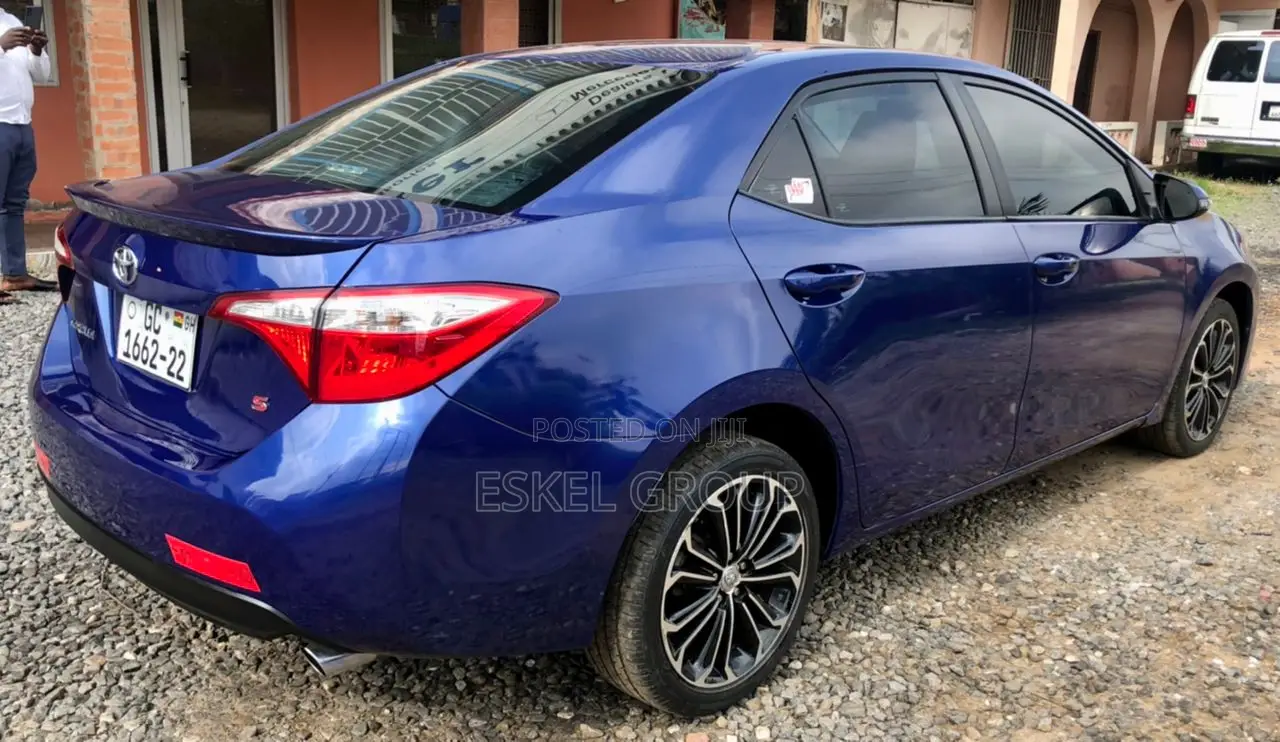Toyota Corolla for Rent Come With a Driver