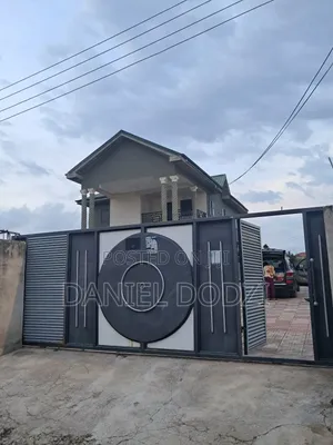 5bdrm Apartment in Kasoa for sale