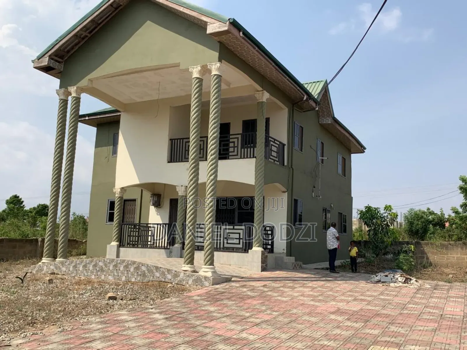 5bdrm Apartment in Kasoa for sale