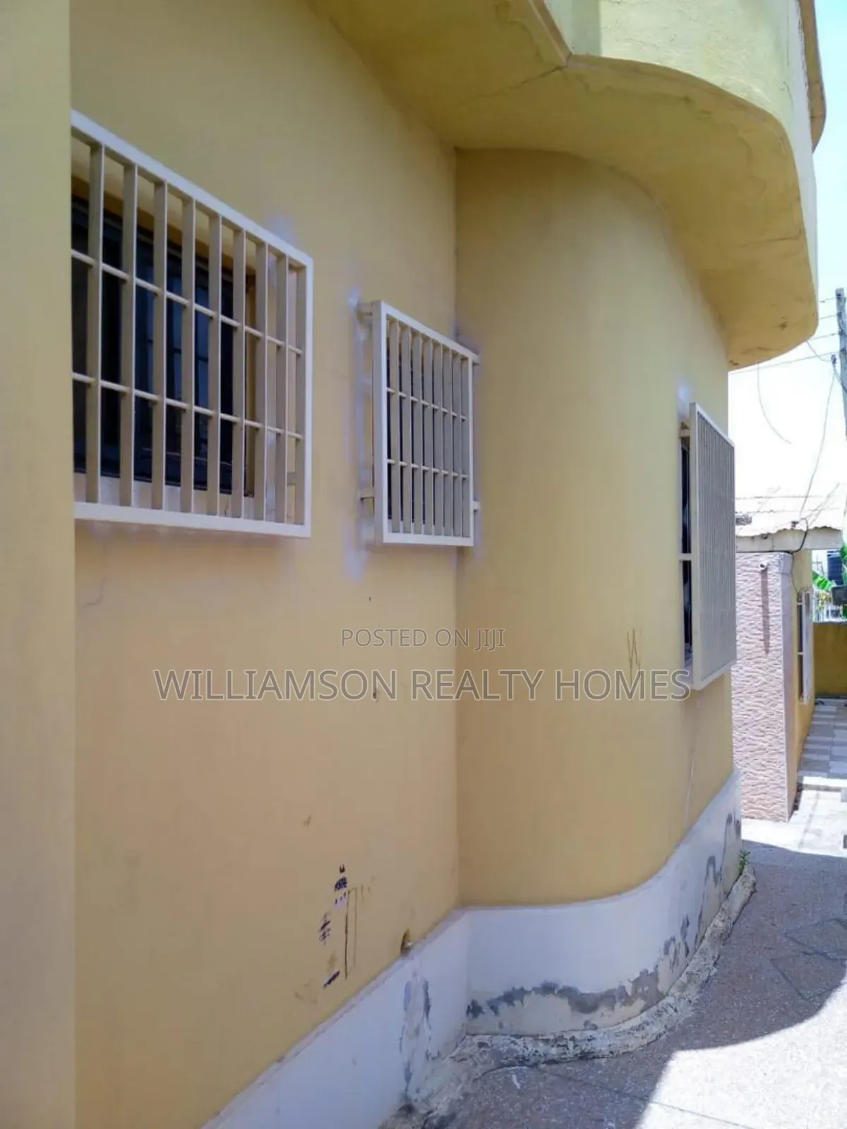 5bdrm House in Greda Estate Area, Spintex for sale