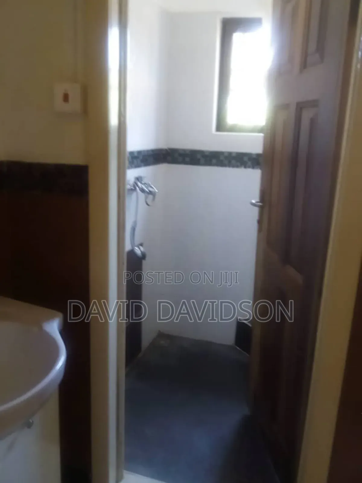 4bdrm Mansion in 4 Bedroom Self, Tema Metropolitan for rent