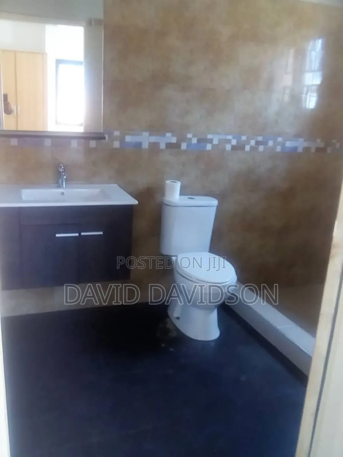 4bdrm Mansion in 4 Bedroom Self, Tema Metropolitan for rent
