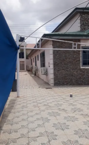 7bdrm House in Kwabenya for sale