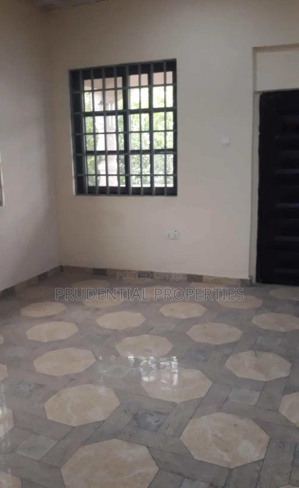 7bdrm House in Kwabenya for sale