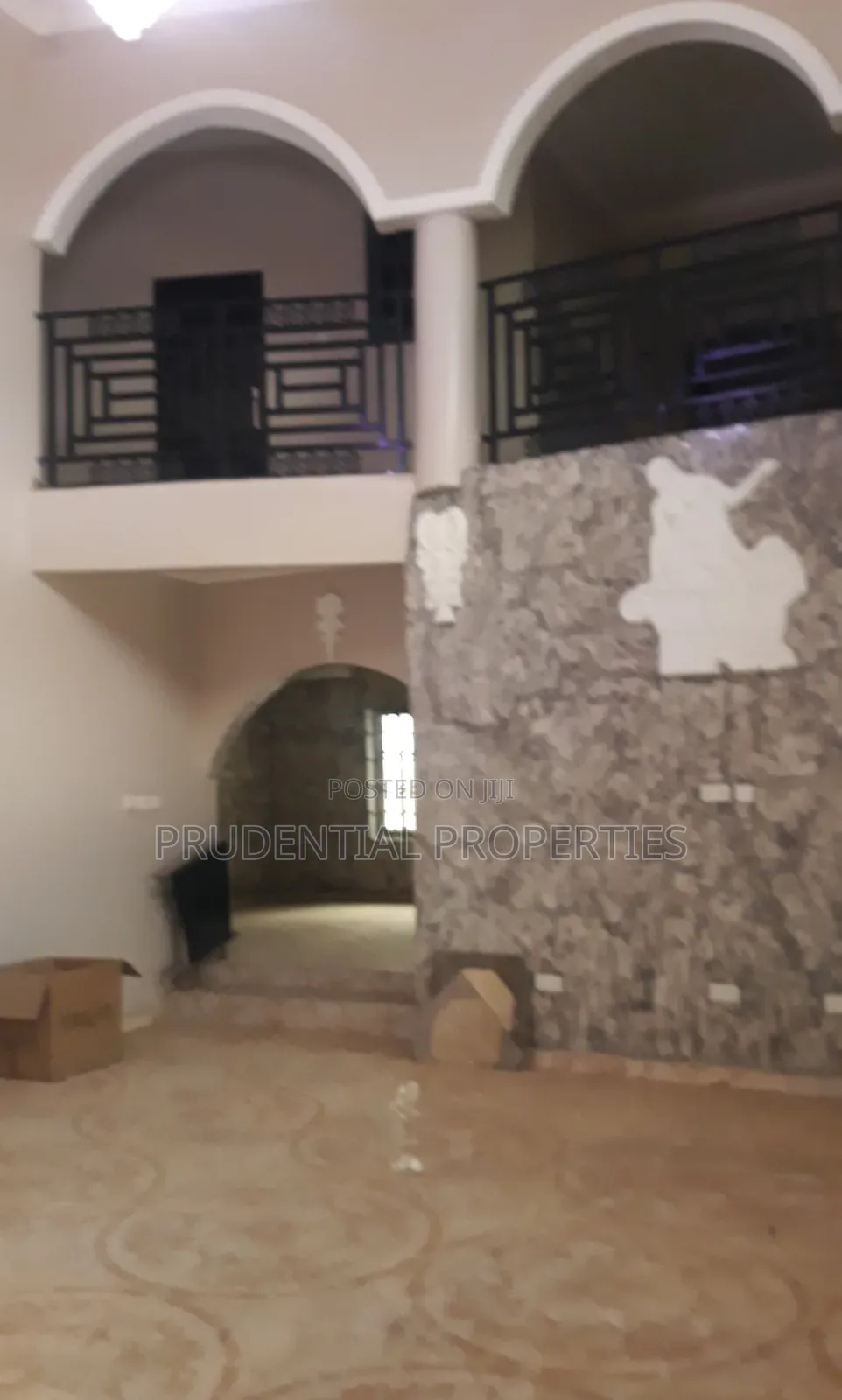 7bdrm House in Kwabenya for sale