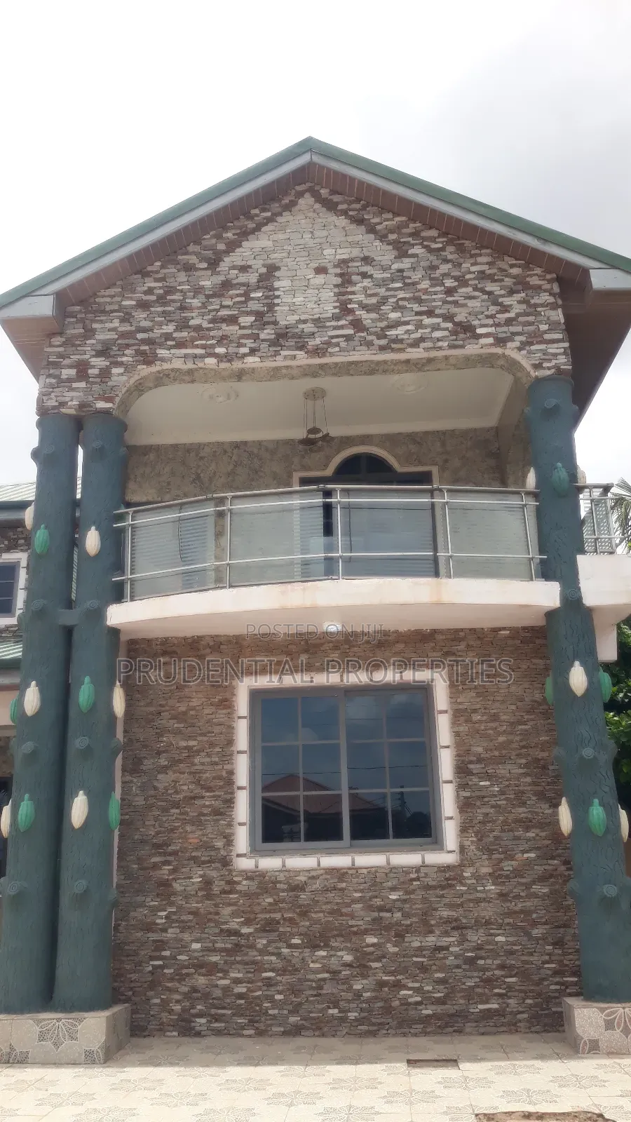 7bdrm House in Kwabenya for sale