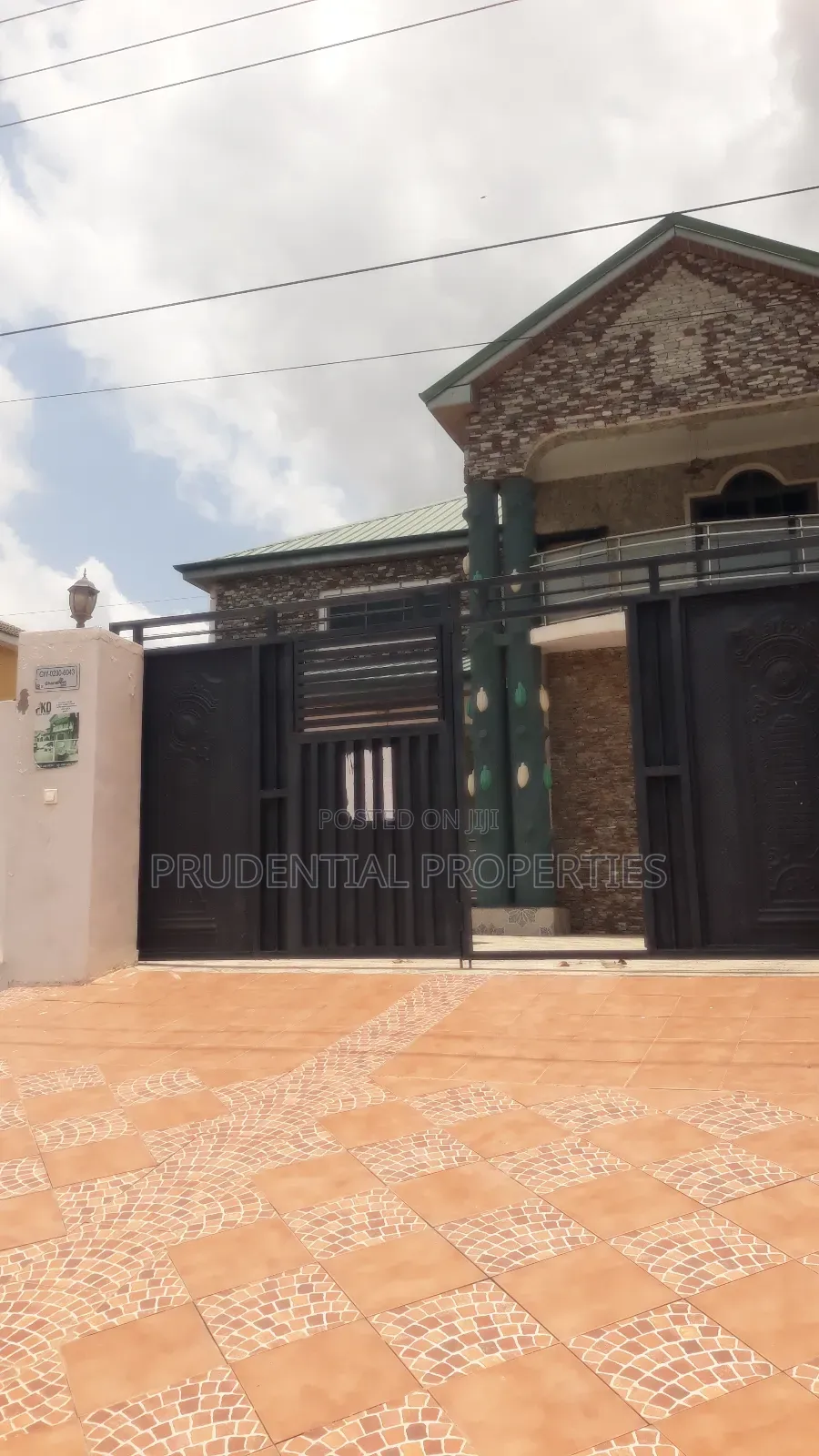 7bdrm House in Kwabenya for sale