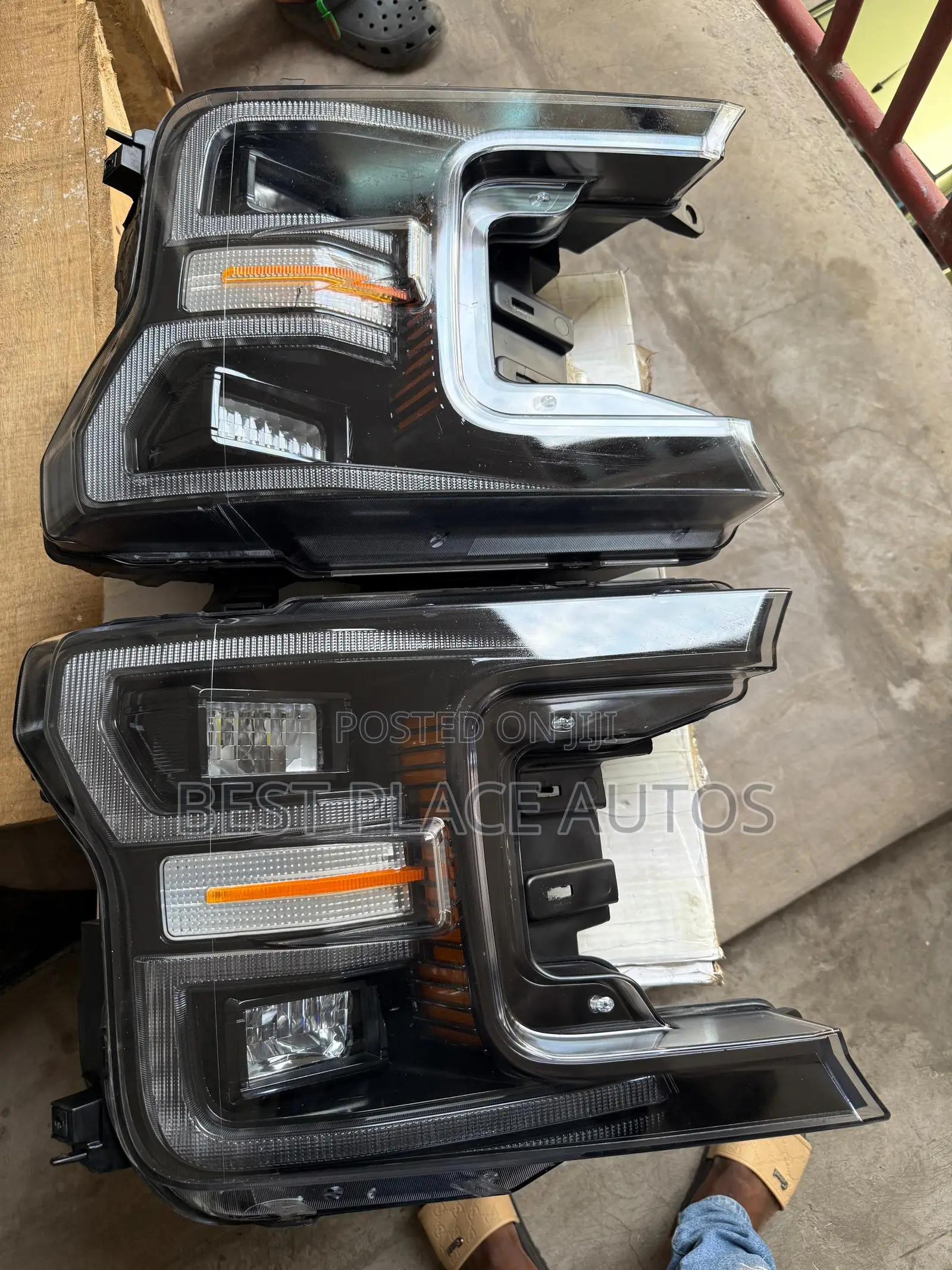 Ford F150 2017– Headlights