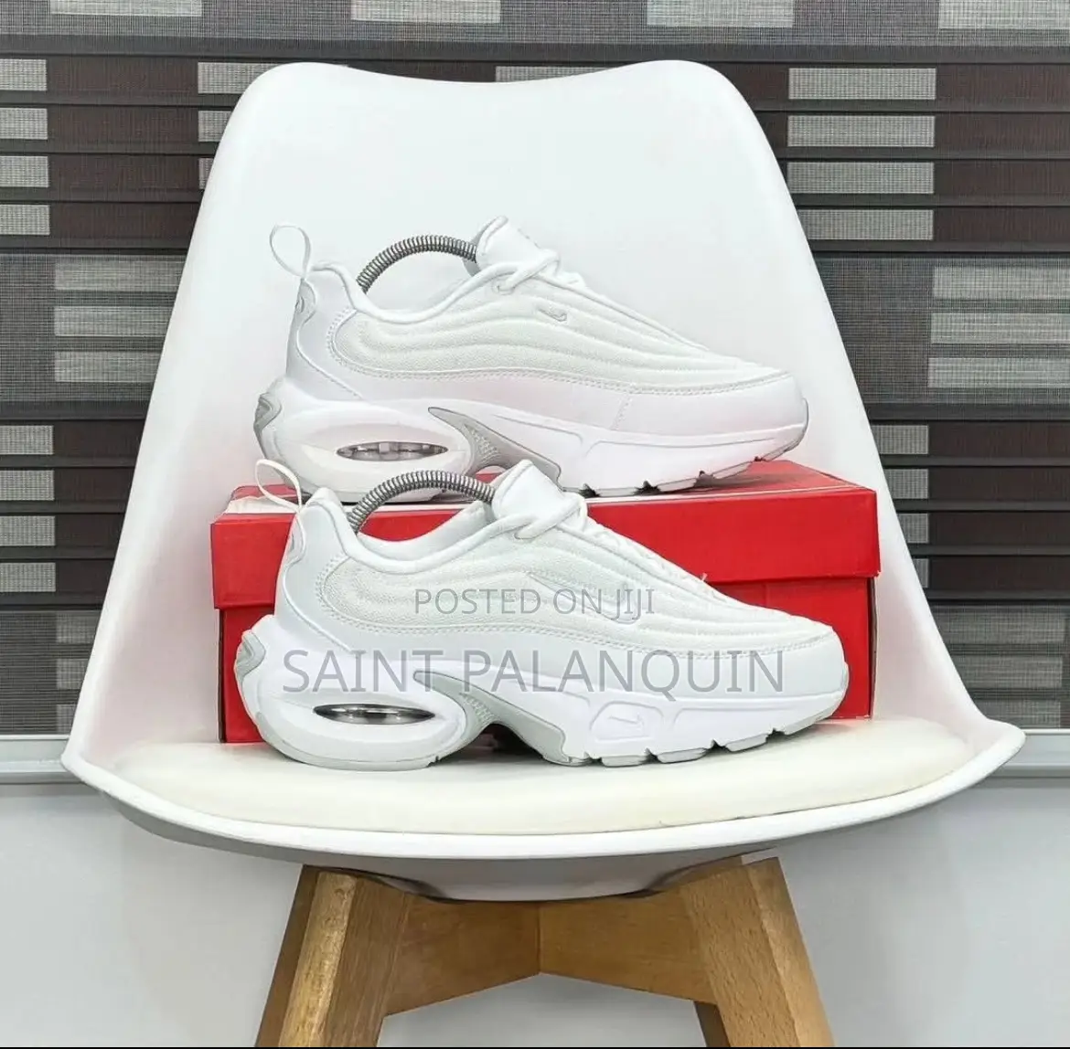 White Nike Airmax Portal