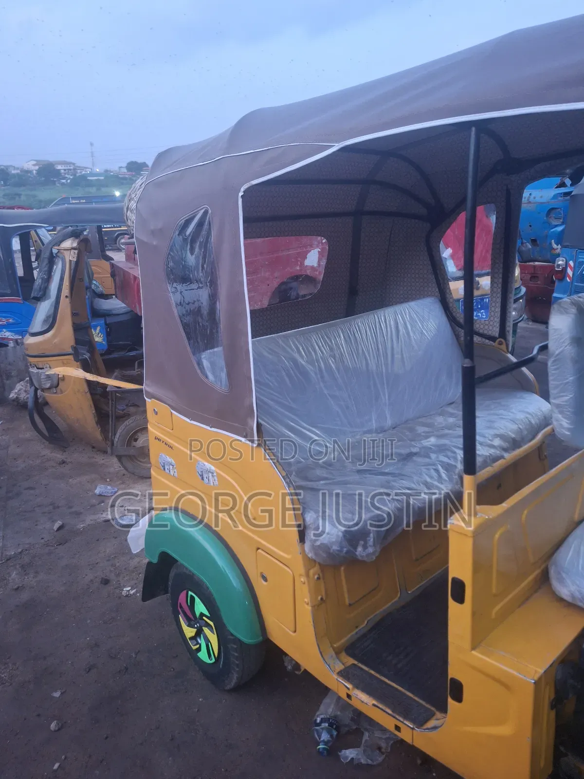 Bajaj RE 2023 Yellow