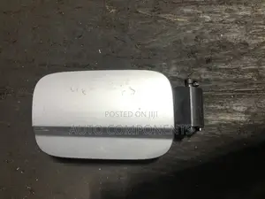 Mercedes Benz C250 (W204) Body Petrol / Diesel Tank Cover