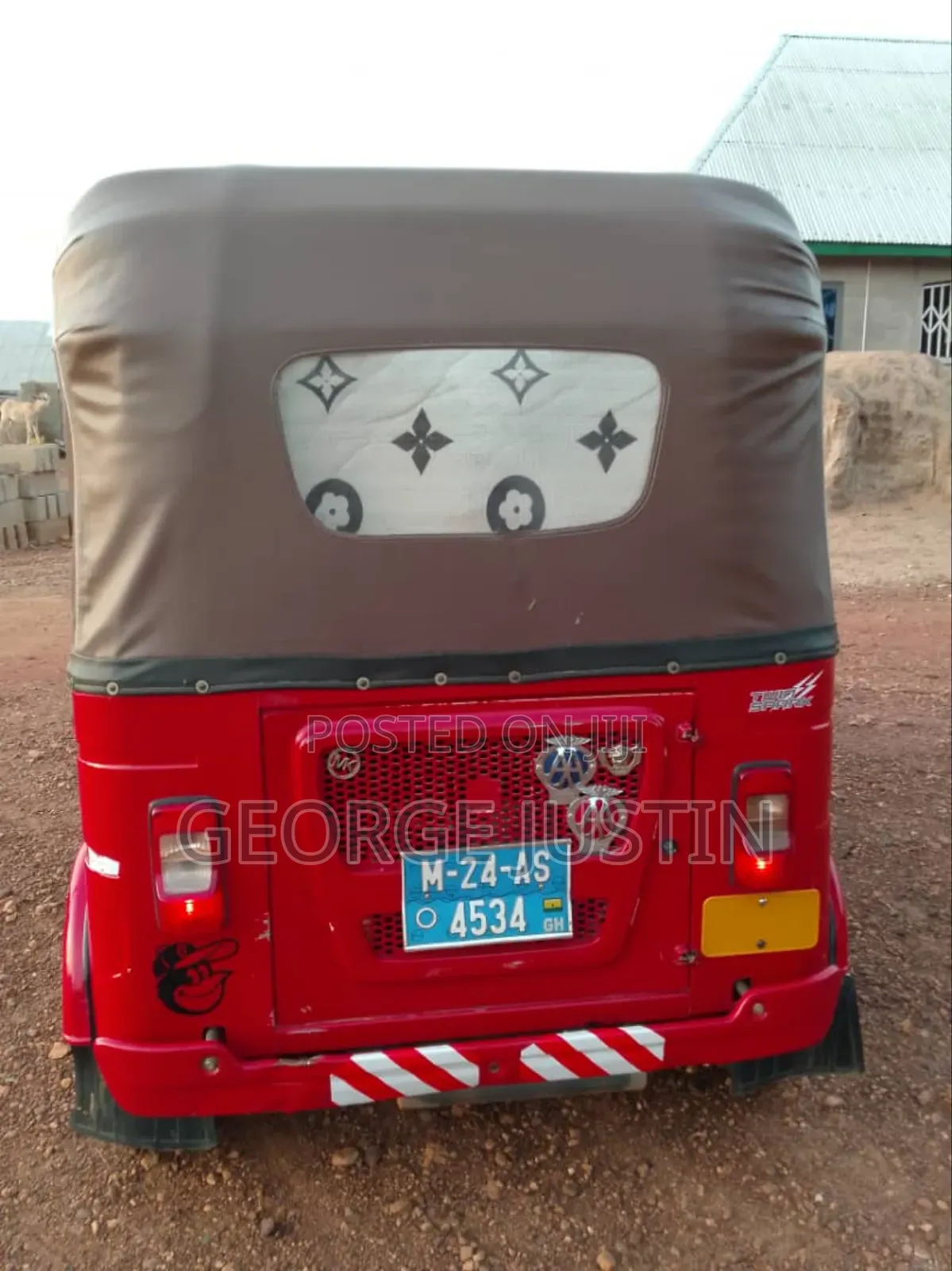 Bajaj RE 2024 Red