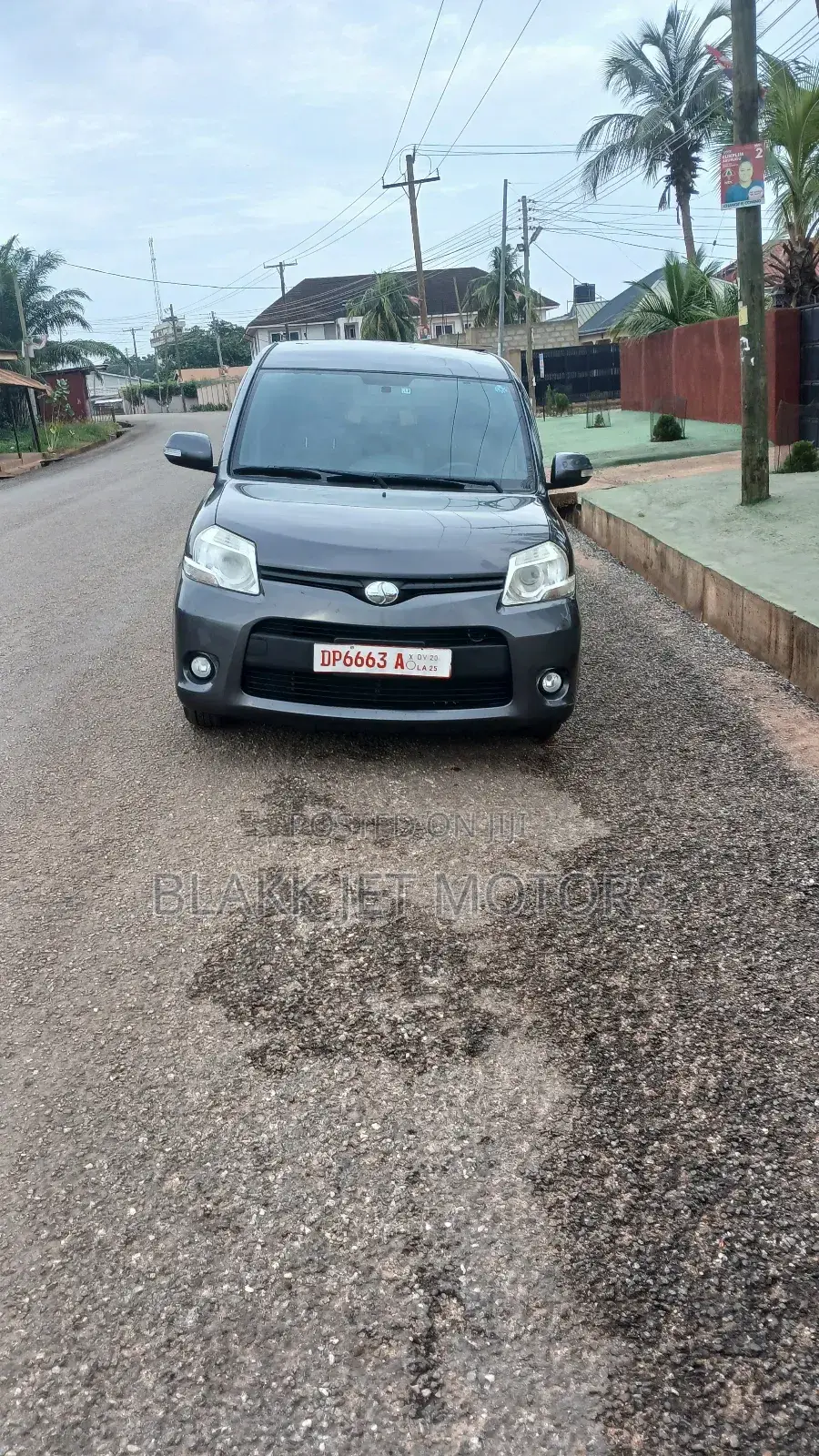 Toyota Sienta 1.5 AWD 2013 Gray