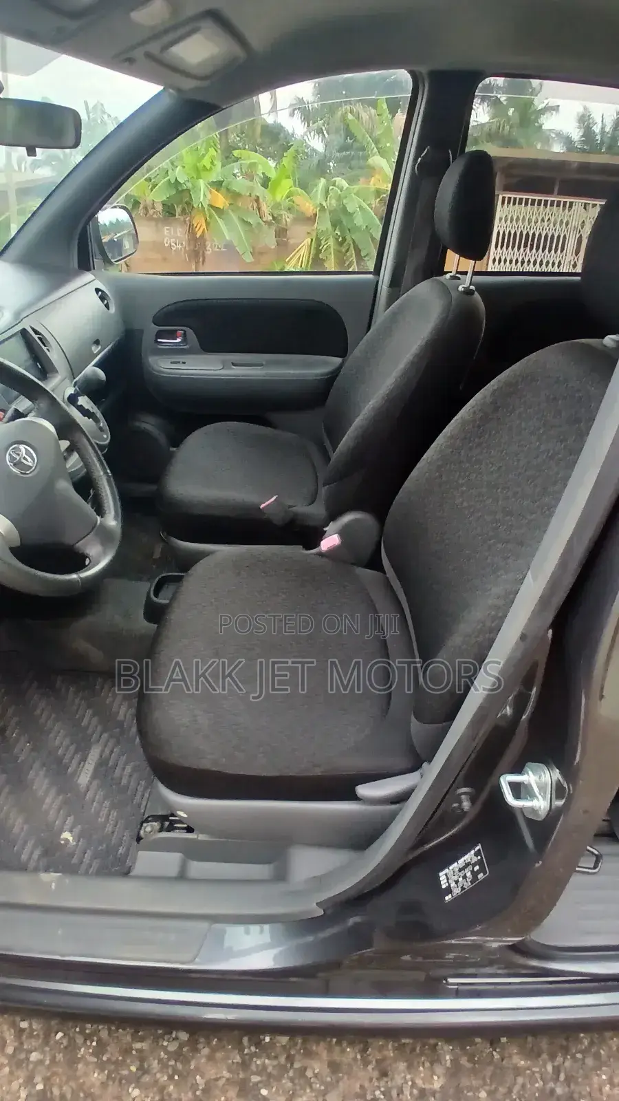Toyota Sienta 1.5 AWD 2013 Gray