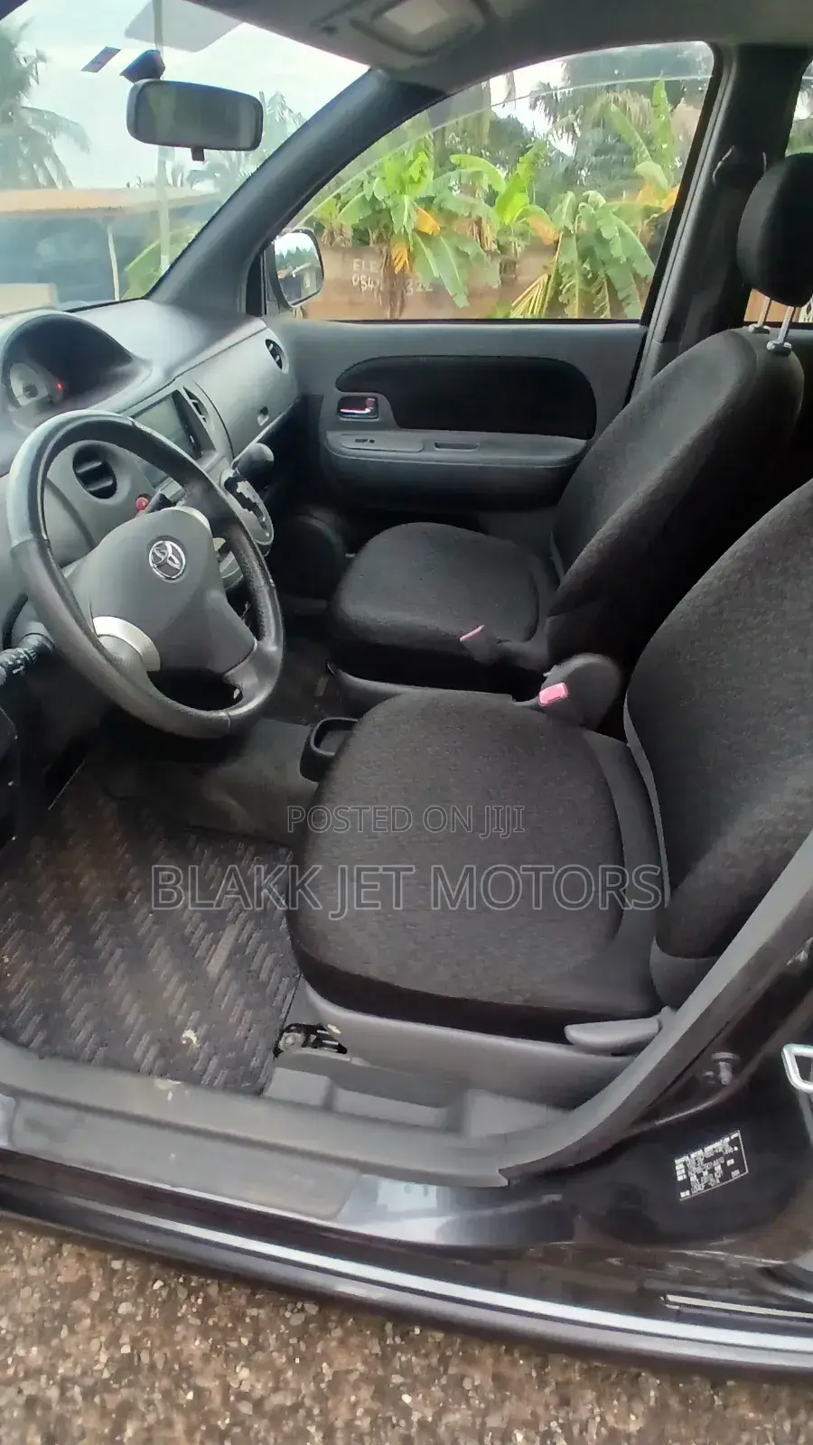 Toyota Sienta 1.5 AWD 2013 Gray