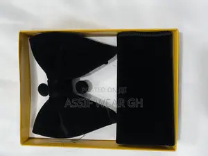 Volvet Bow Tie