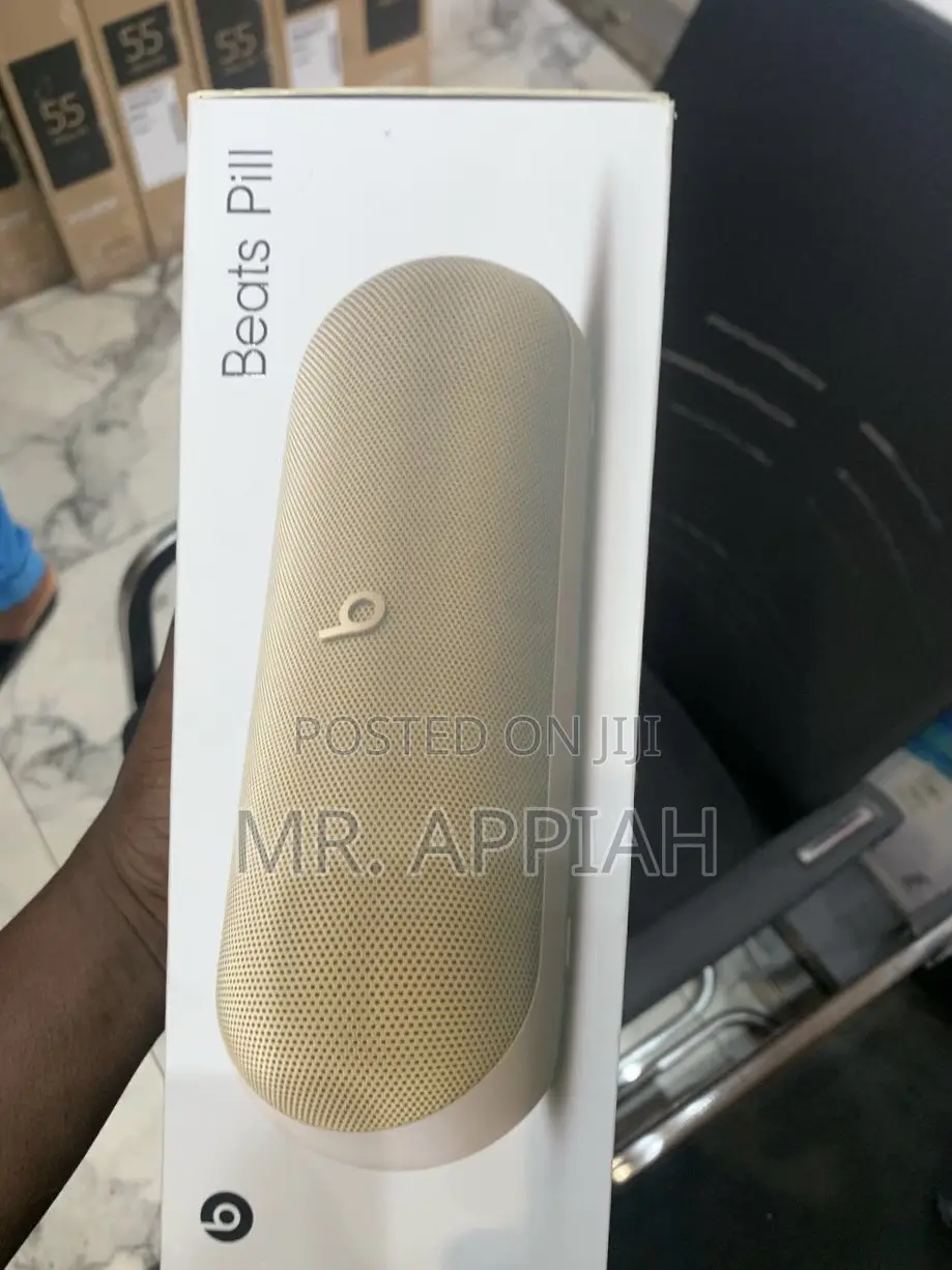 Lovely Design Beats Pill Wireless Portable Speaker.