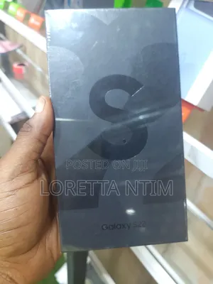 New Samsung Galaxy S22 5G 256 GB Black