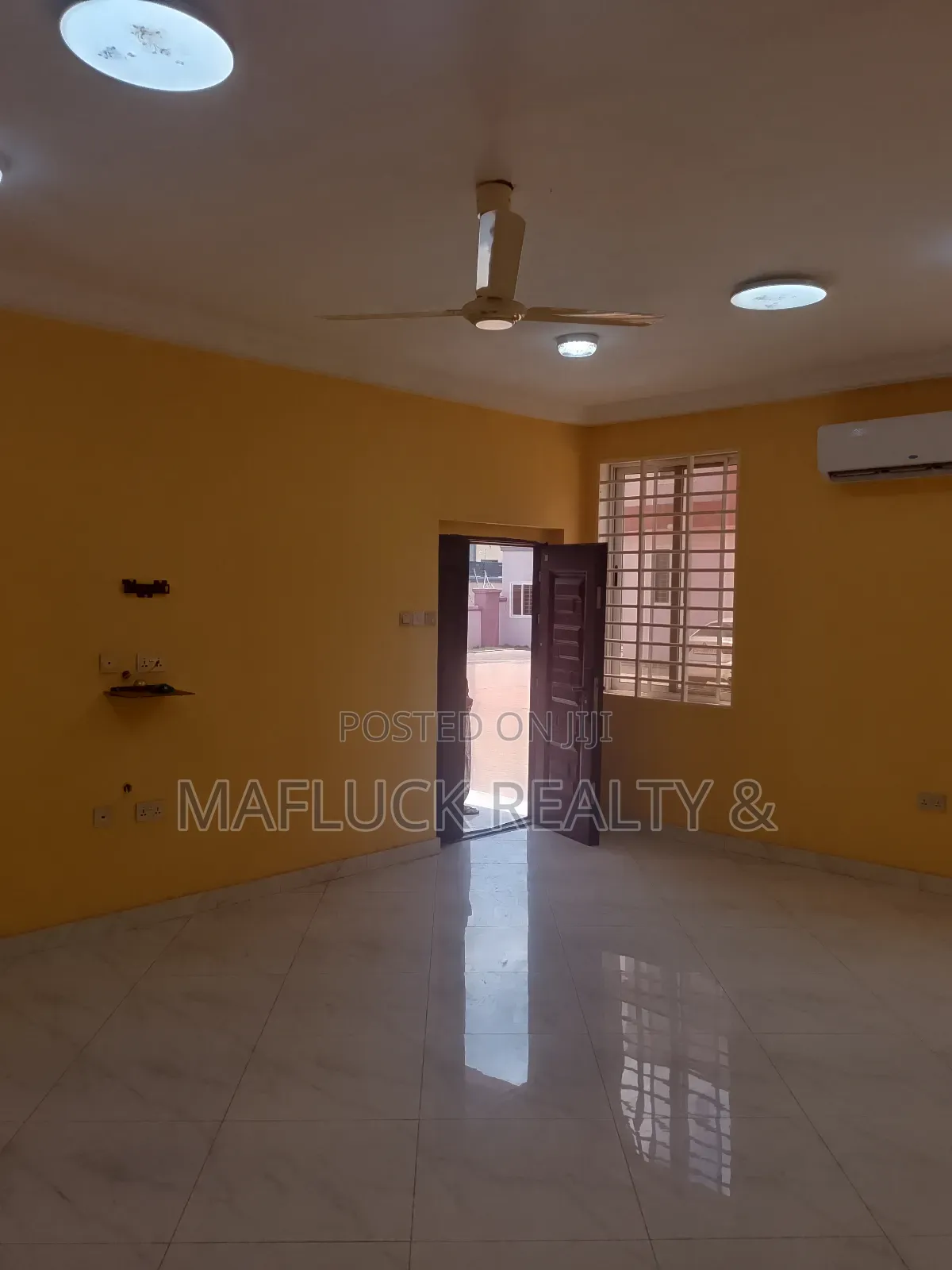 2bdrm Apartment in Lakeside Estate for rent