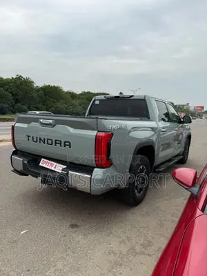 Photo - Toyota Tundra Limited CrewMax 5.5' Bed 2023 Green