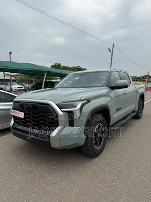 Photo - Toyota Tundra Limited CrewMax 5.5' Bed 2023 Green