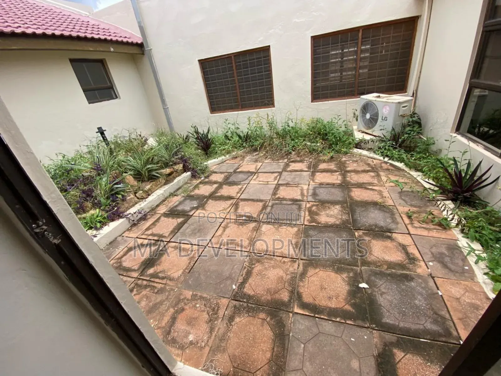 5bdrm House in Madev Realty, Tantra Hills for sale