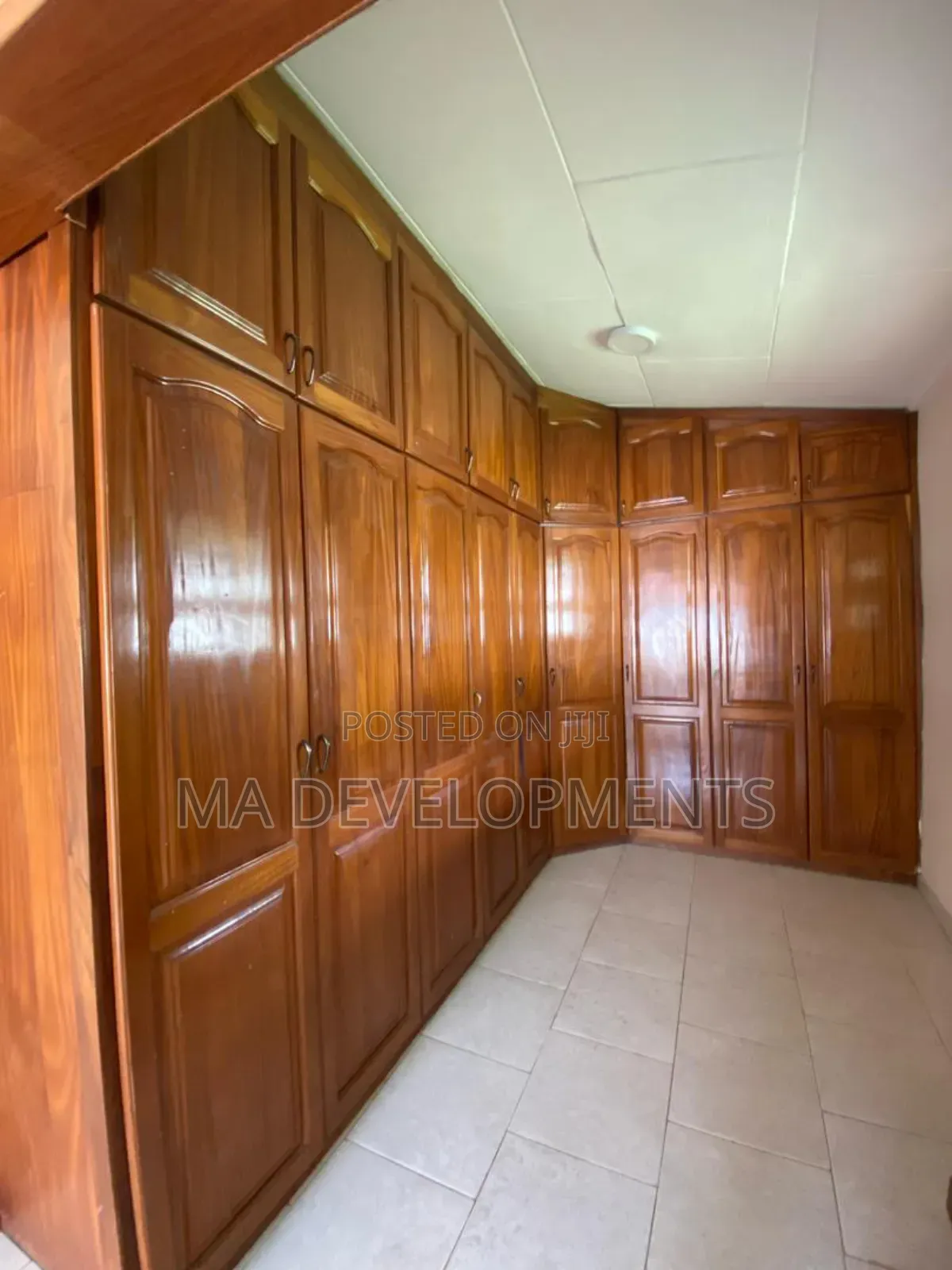 5bdrm House in Madev Realty, Tantra Hills for sale