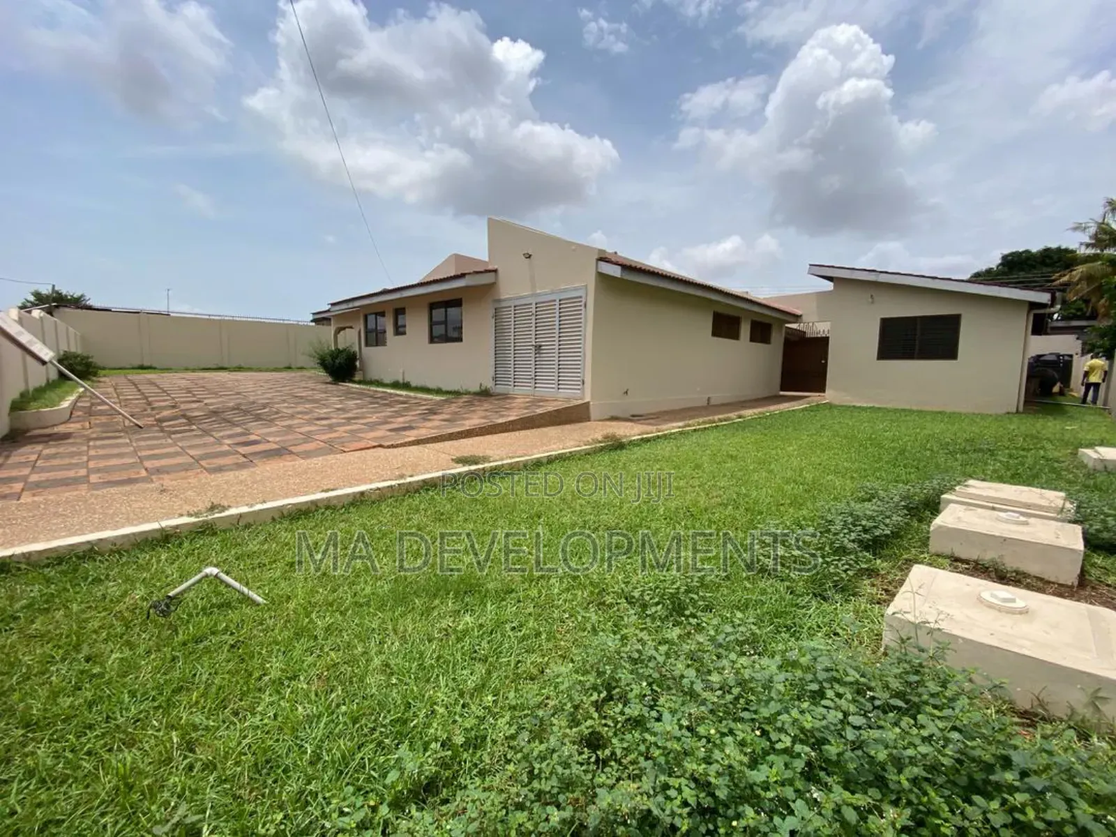 5bdrm House in Madev Realty, Tantra Hills for sale