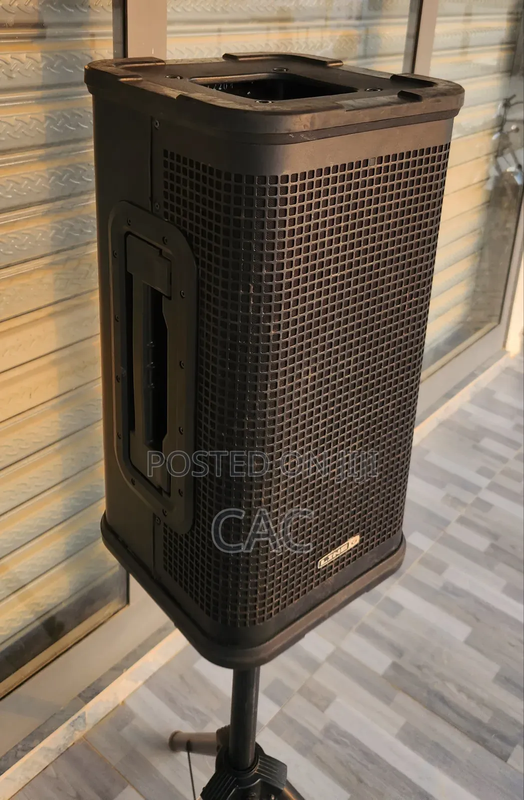 Line6 Stagesource L2t Intelligent Speaker