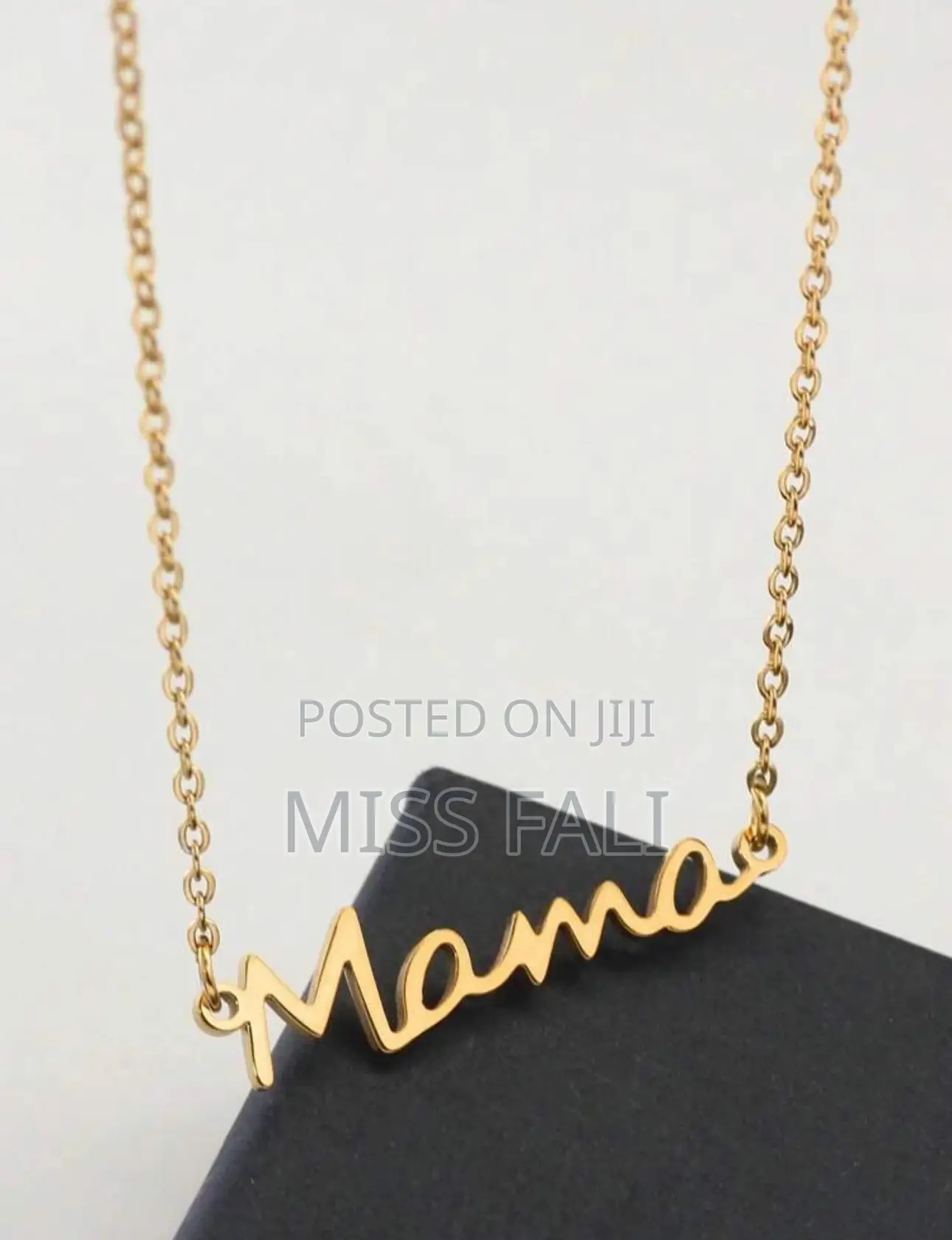 Fadeless Mama Necklace With Complementary Card
