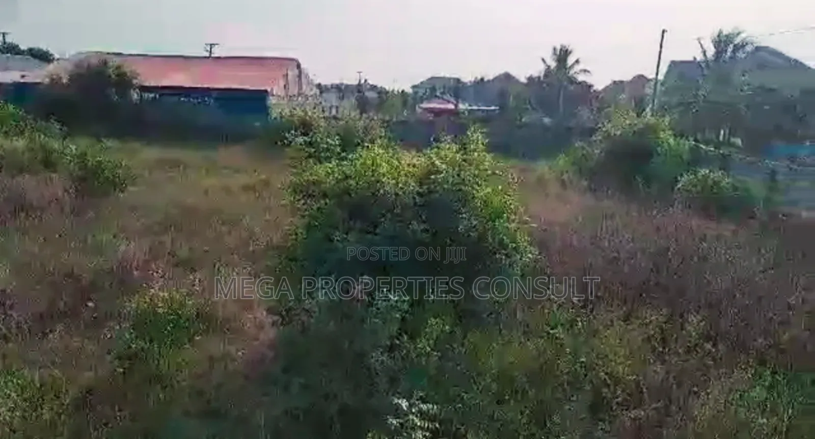 One Acre Land With 3bedrooms House for Sale in Tema C 25