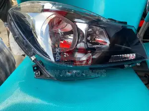 2012,2013,2014,2025 Headlight For Mercedes Benz W204 / C250.
