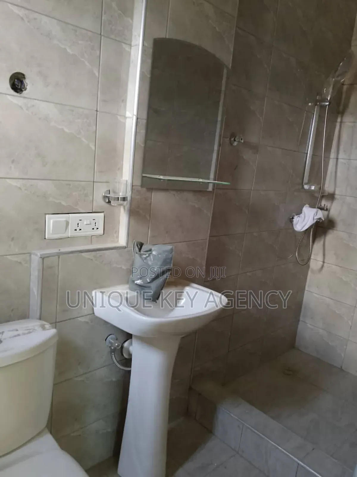 2bdrm Apartment in Unique Key Agency, Kotobabi for rent