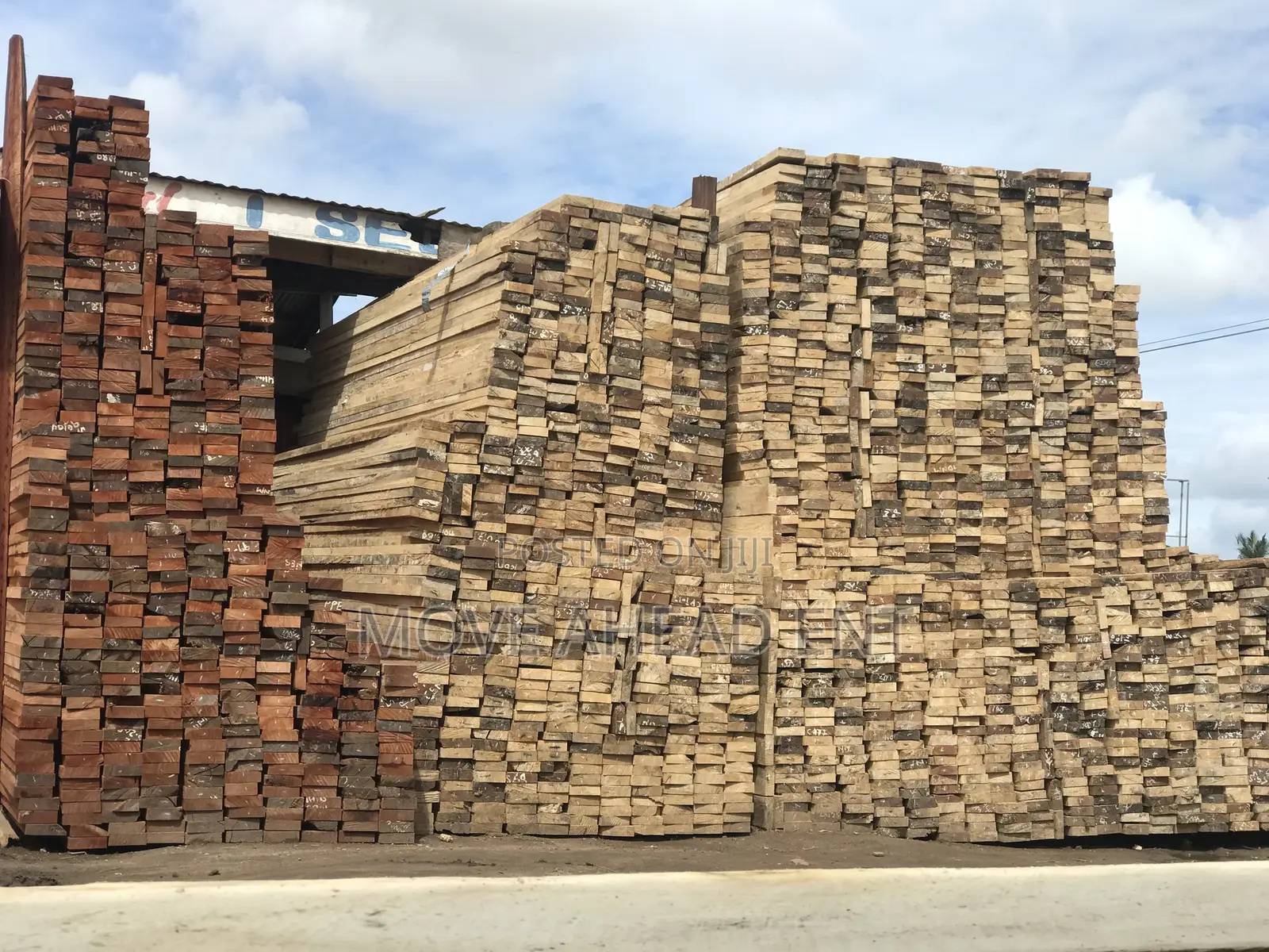 Dawomah, Red Wood Essah 2x6,2x4,2x3,2x2 Sawmill Cut
