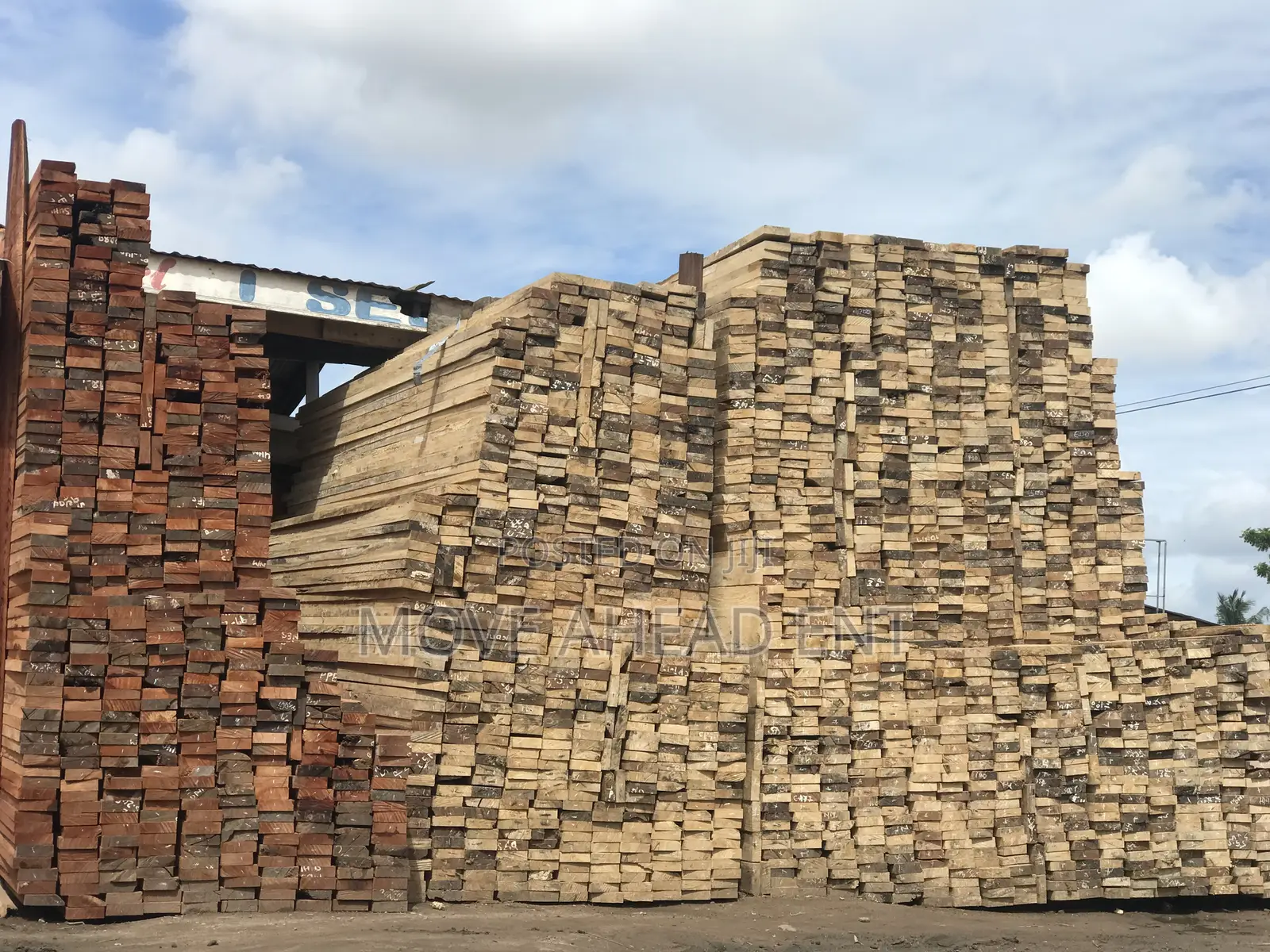 Dawomah, Red Wood Essah 2x6,2x4,2x3,2x2 Sawmill Cut