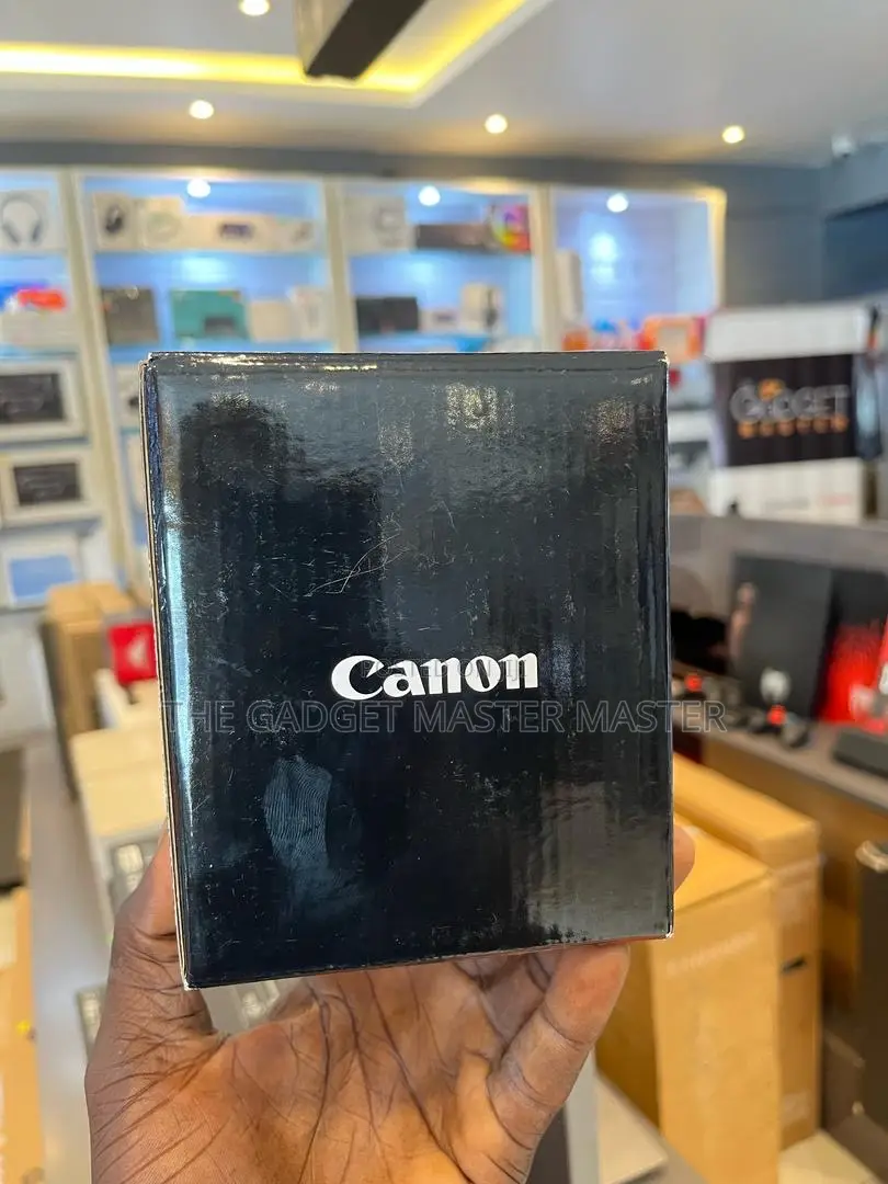 Canon Rf 16mm F/2.8 STM Lens