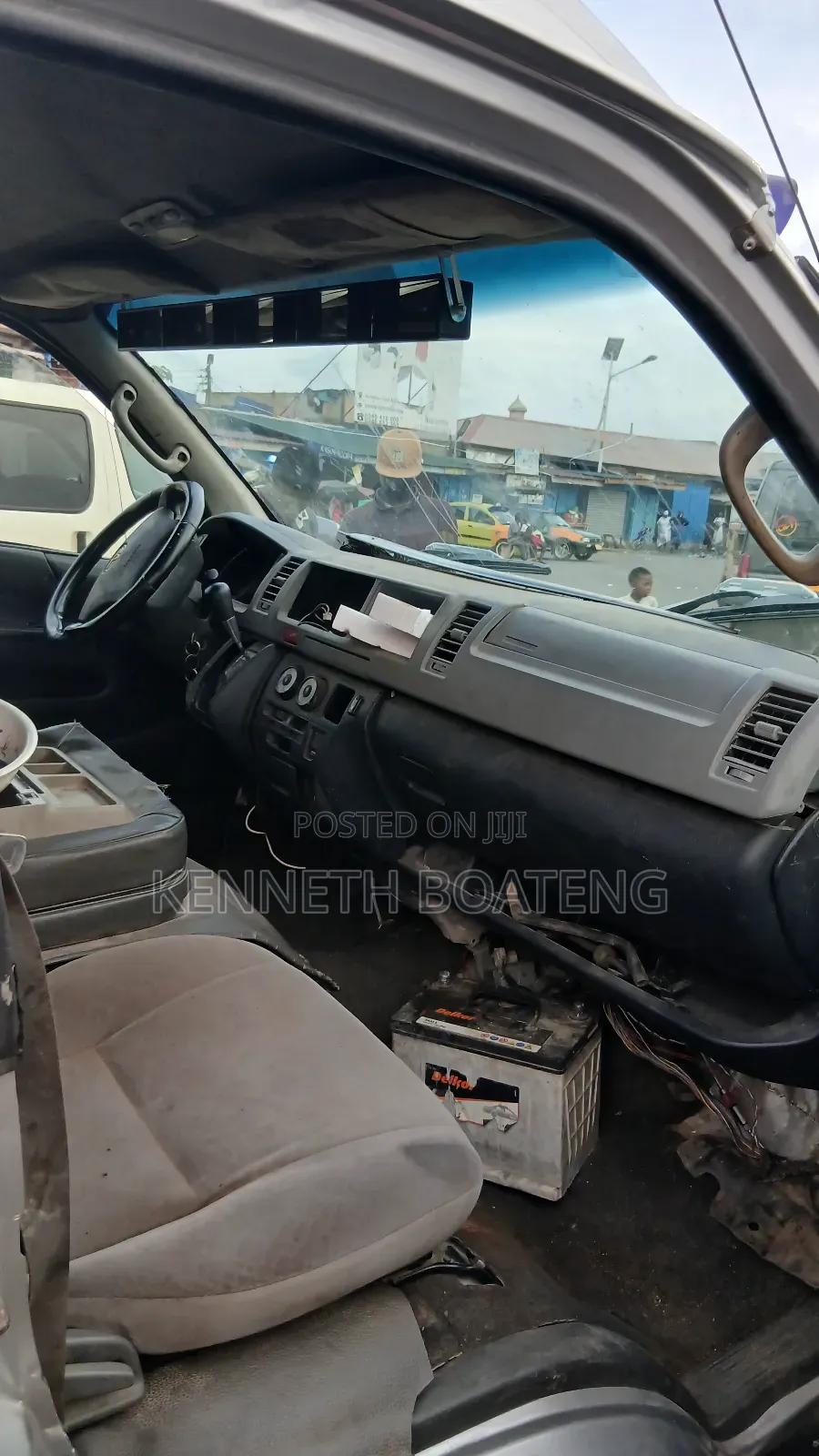 Toyota HiAce 2012 Silver