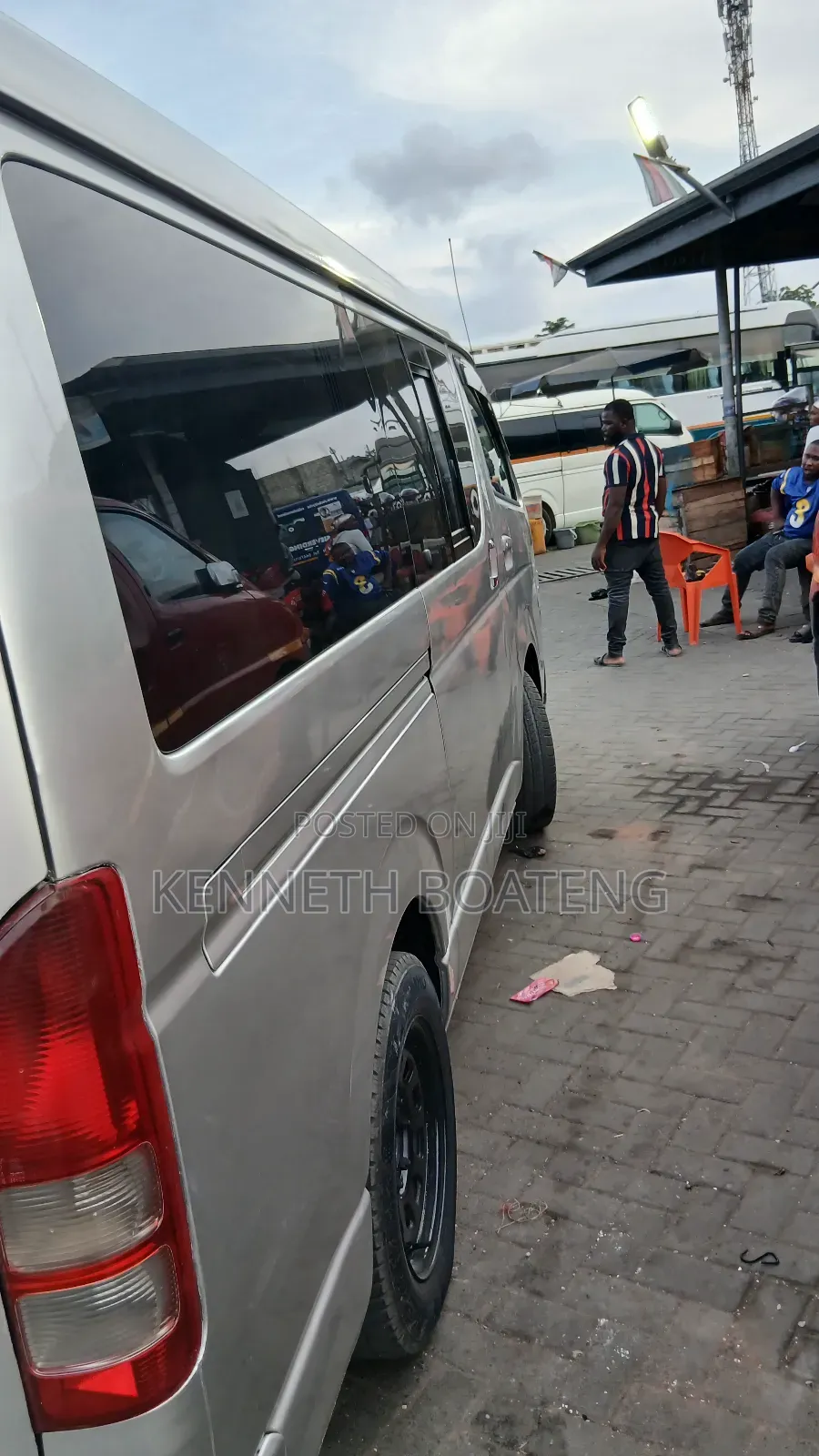 Toyota HiAce 2012 Silver