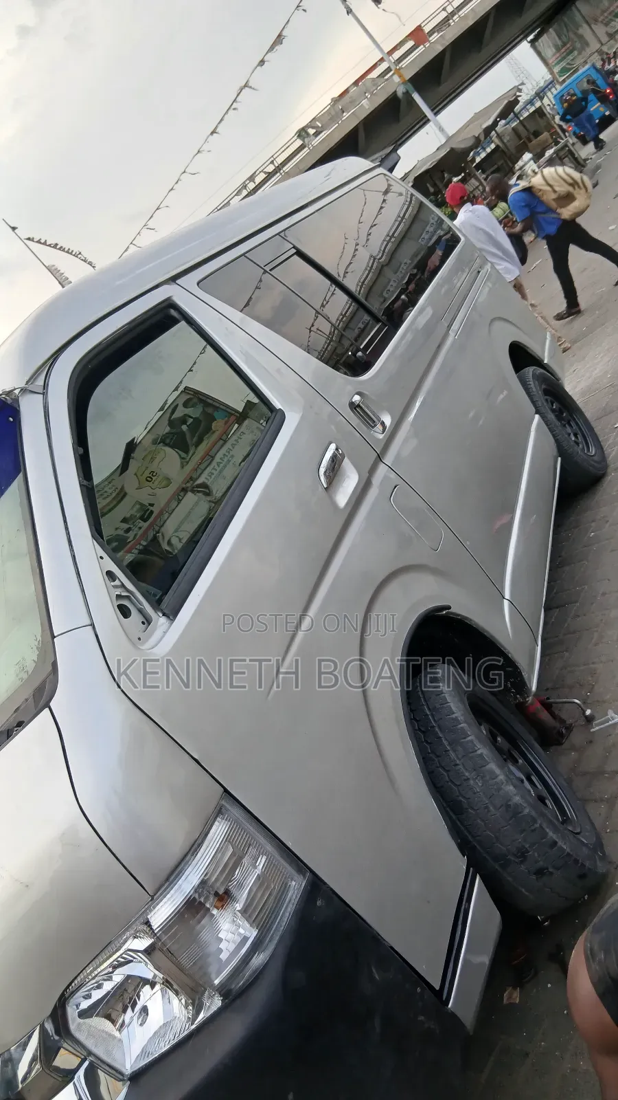 Toyota HiAce 2012 Silver