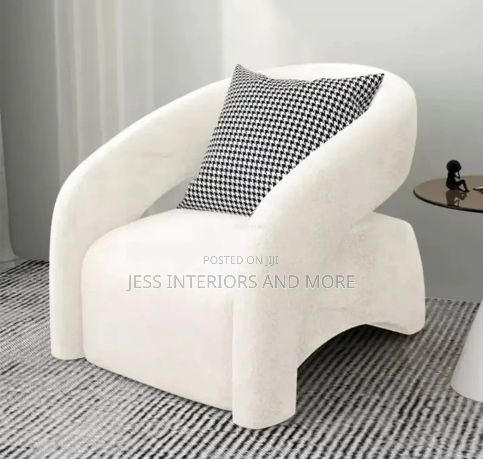 Accent Chair (White Sofa)