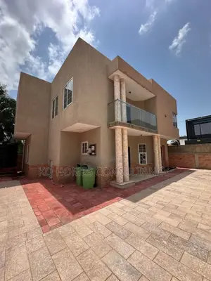3bdrm Townhouse / Terrace in Dzorwulu for rent