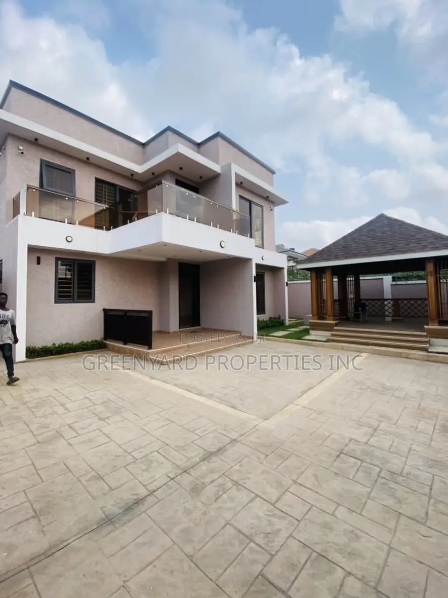 5bdrm House in East Legon for sale