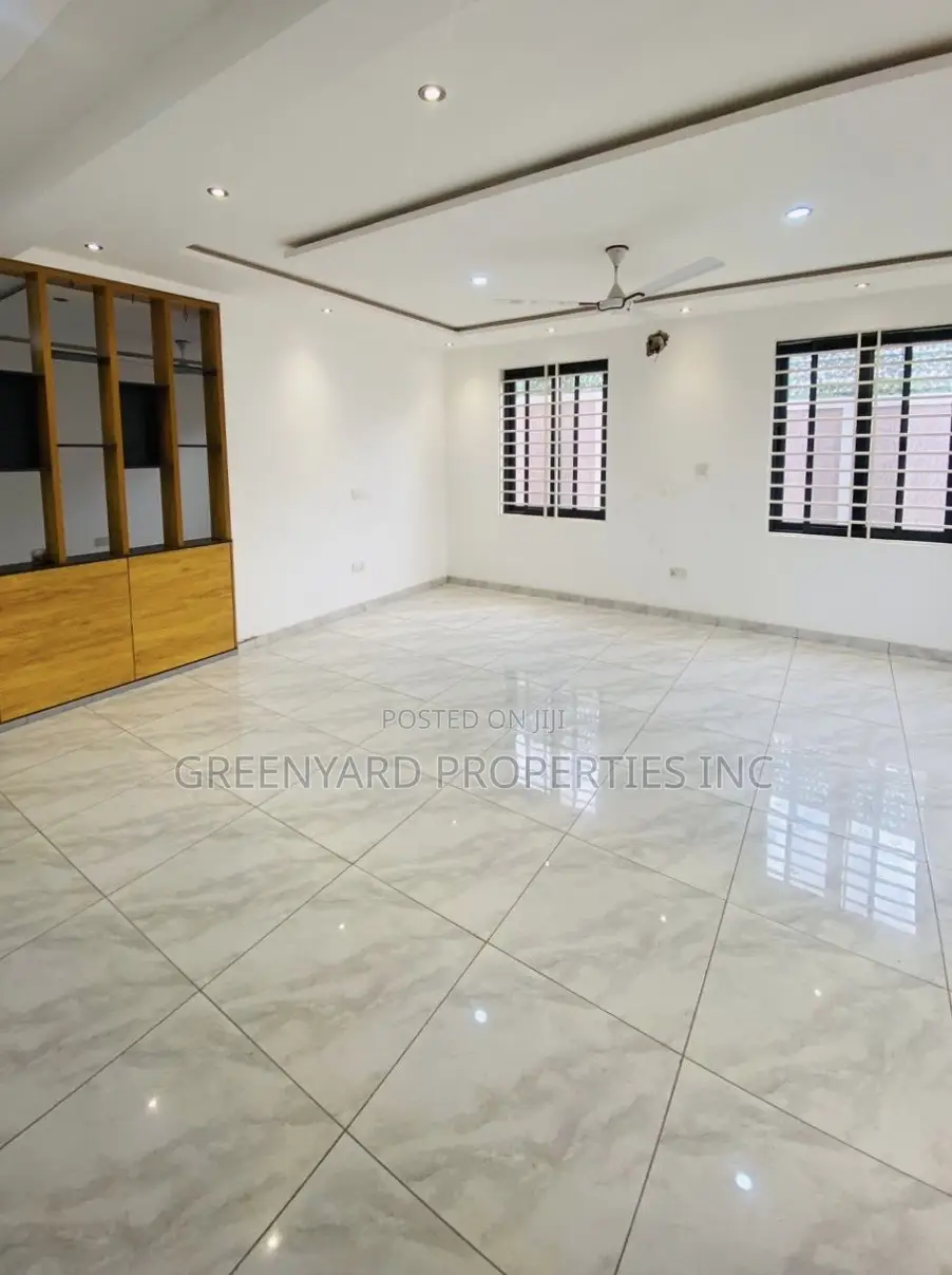 5bdrm House in East Legon for sale