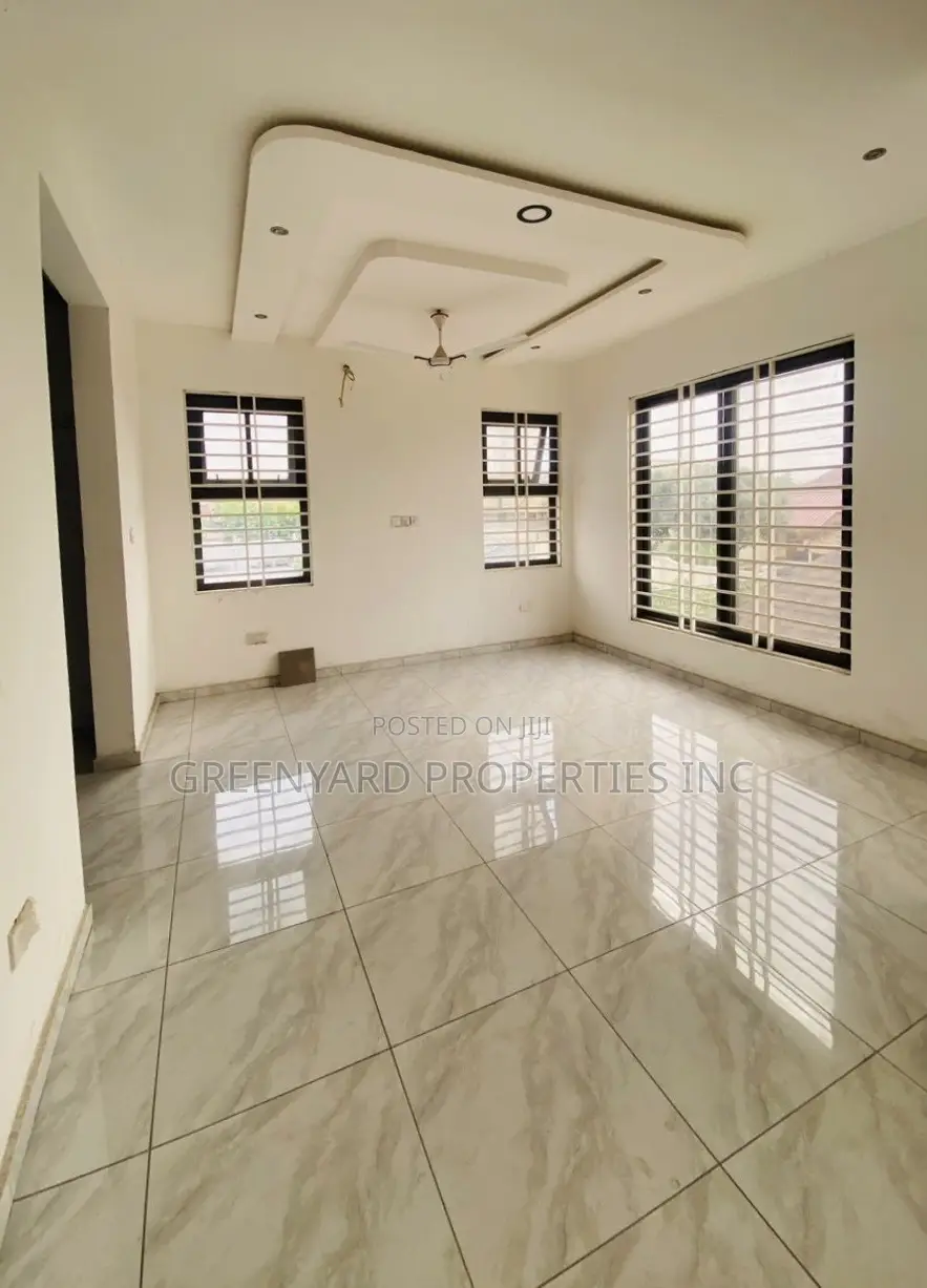 5bdrm House in East Legon for sale