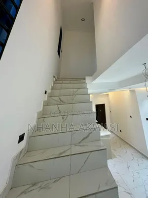 4bdrm House in Community 12, Tema Metropolitan for rent