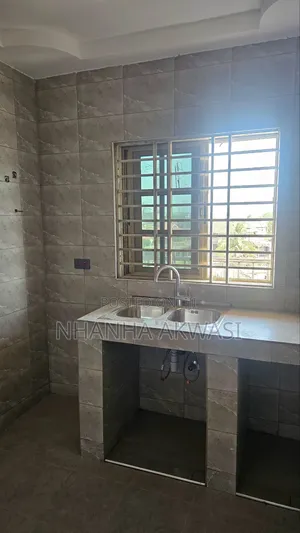 1bdrm Apartment in Community 12, Tema Metropolitan for rent