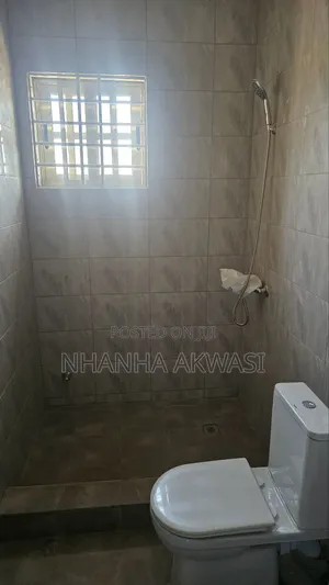 1bdrm Apartment in Community 12, Tema Metropolitan for rent